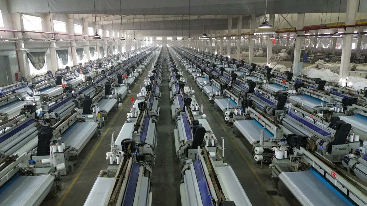 Water-jet Looms Newly Installed in Xinjiang Factory